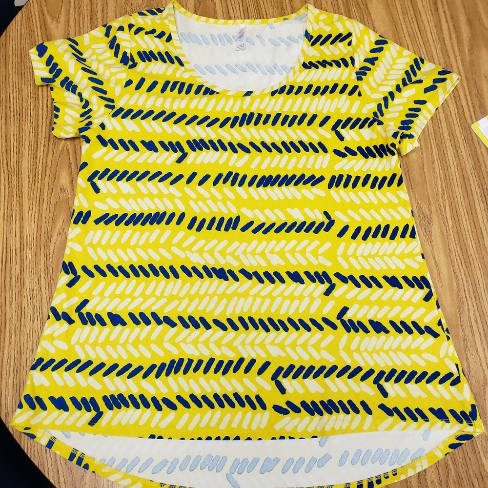 LulaRoe Classic Tee XL